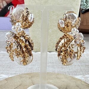 Zara Baroque Gold Leaf Pearl Cluster Drop Earrings